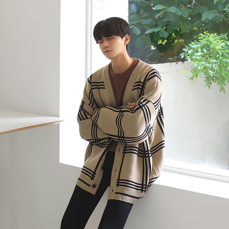 2022 Cardigan Men Spring Korean Style Simple Design Plaid Knitting Retro Casual UniV-neck Loose Vintage Quality Swea